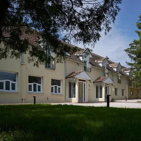 Apartment Buekfuerdo Kuria Szoba, Buekfalva Buk